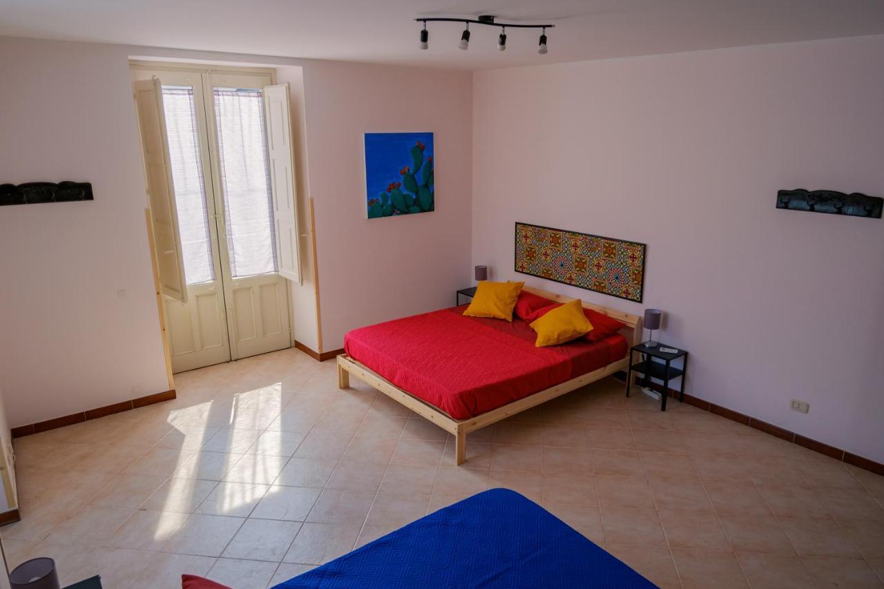 U Passiaturi Big House Apartment Catania Ngoại thất bức ảnh